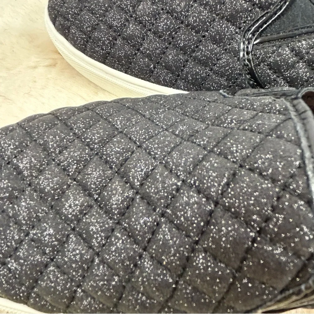 Wonder Nation Black‎ Quilted Glittering Sneakers